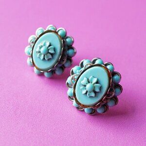 1940s Faux Turquoise Flower Earrings — Silver Tone Screw Backs, 1" Diameter